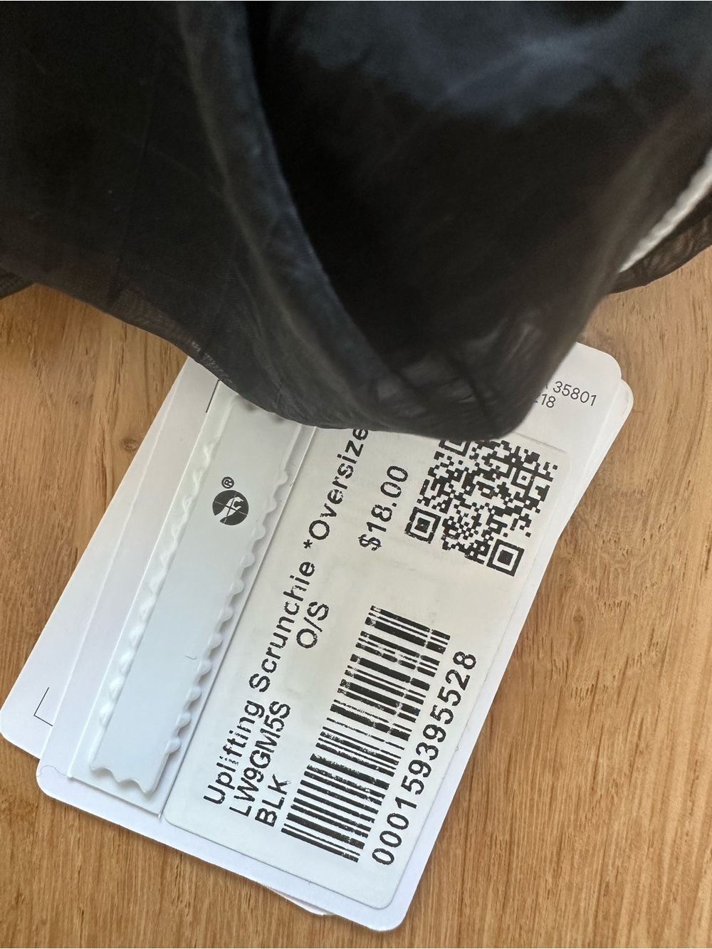 NWT Lululemon Uplifting Oversized Scrunchie - Picture 5 of 5